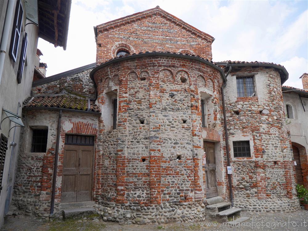 Carpignano Sesia (Novara) - Absidi della Chiesa di San Pietro